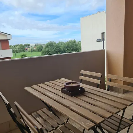 Easy Access To Venice Daire Marcon